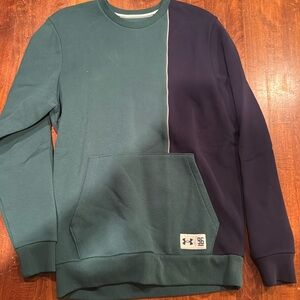 Under Armour Men’s crewneck sweatshirt size small